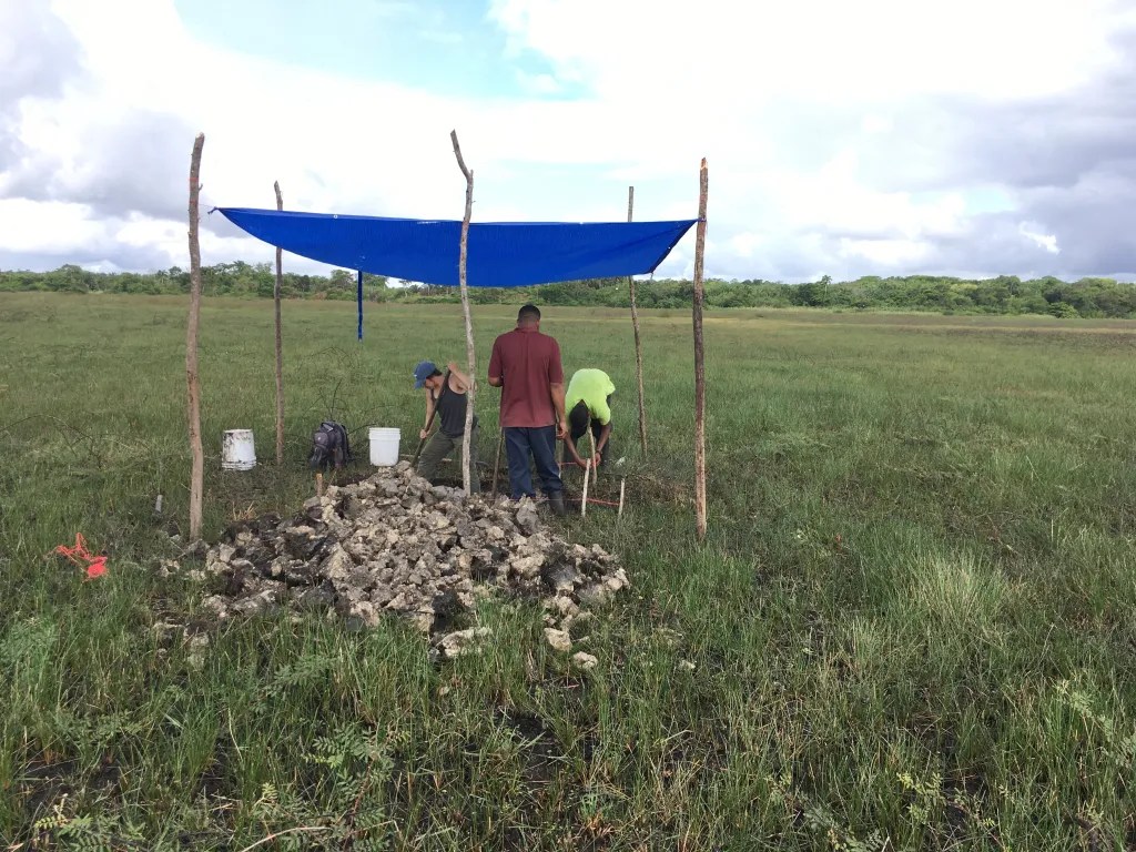 Descubren canales de pesca de 4,000 años, previos a los Maya