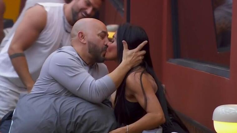 Telemundo bùng nổ! Lupillo Rivera tấn công Maripily Rivera không thương tiếc (+Video)