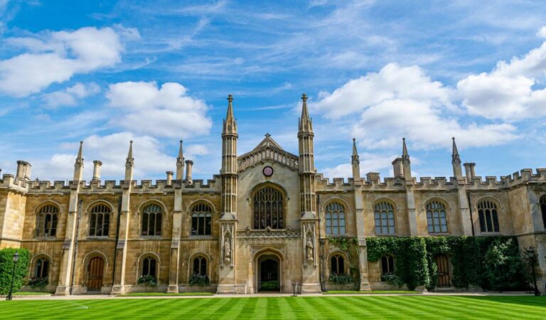 La Universidad de Cambridge lanza cursos gratuitos para aprender inglés