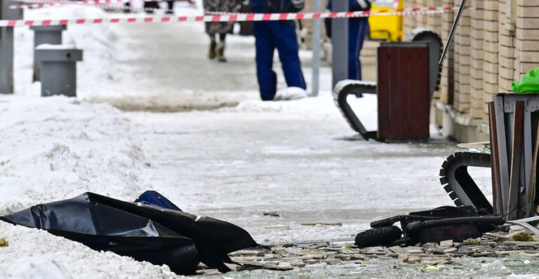 Ucrania asesina con 'scooter explosivo' a Igor Kirillov, jefe de armas químicas de Rusia