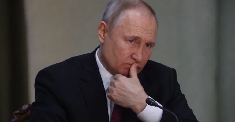 Vladimir Putin reta a "duelo de misiles" a Estados Unidos