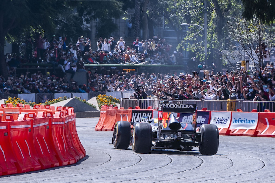 Checo en el Red Bull Show Run del 2021