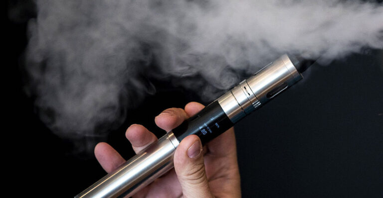 Bélgica prohíbe la venta de vapeadores desechables