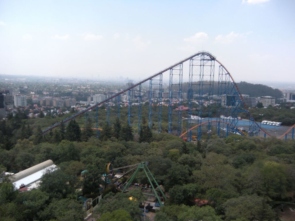 Joven muere al bajar de Superman en Six Flags México