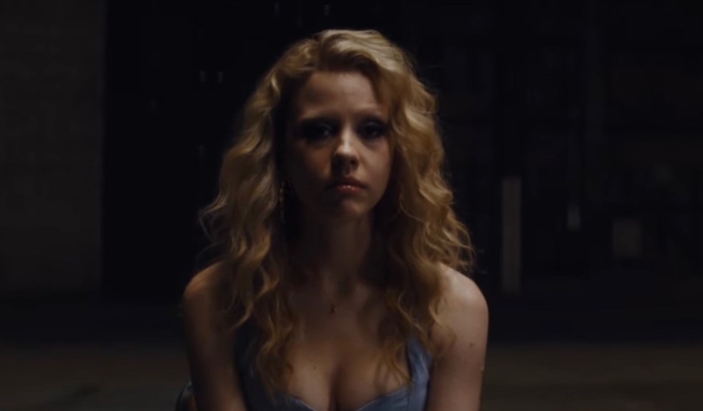 Mia Goth llega a un Hollywood violento en el tráiler oficial de 'MaXXXine'