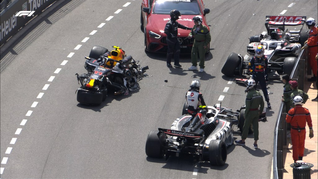 Checo tras el choque con Magnussen