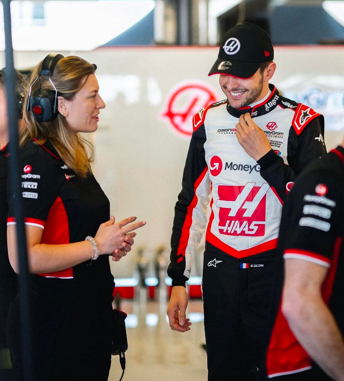 Laura Muller y Esteban Ocon