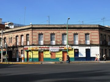 A todo esto ¿quiénes son los doctores de la colonia doctores?