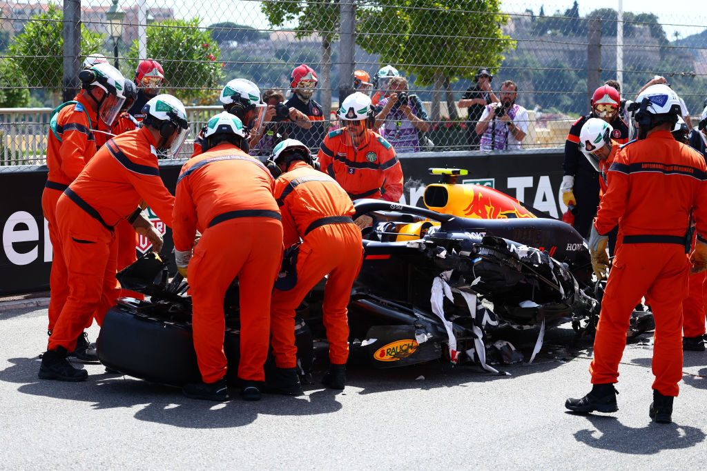El auto de Checo tras el choque con Magnussen