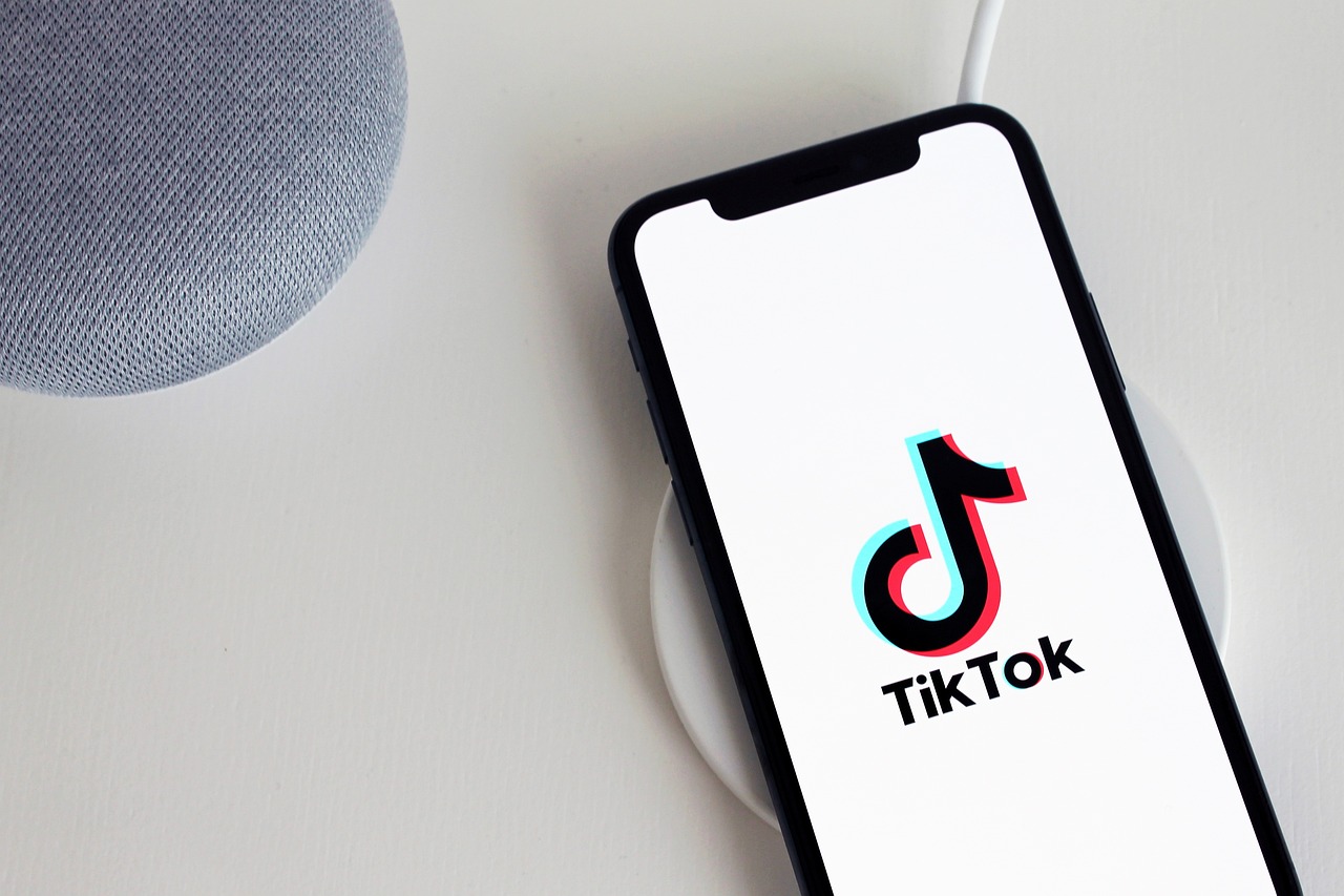 Tiktoker es arrestada por envenenar a su bebé para pedir donaciones a sus seguidores