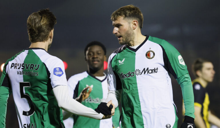 ¡Chulada! Checa el gol de Santi Giménez en la Copa de Países Bajos con Feyenoord