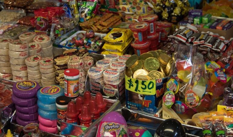 SEP prohíbe la venta de comida chatarra en escuelas
