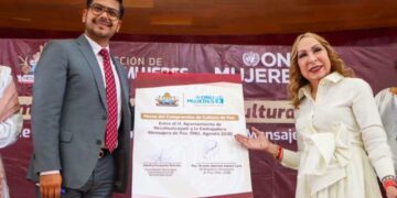 Gobierno de Neza firma compromiso con ONU Mujeres... embajadora resultó falsa
