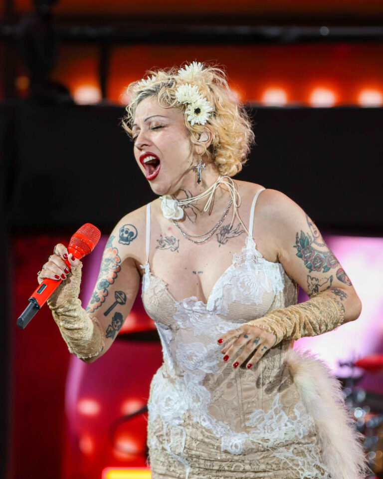 Mon Laferte nos contó su fascinante historia en el Vive Latino
