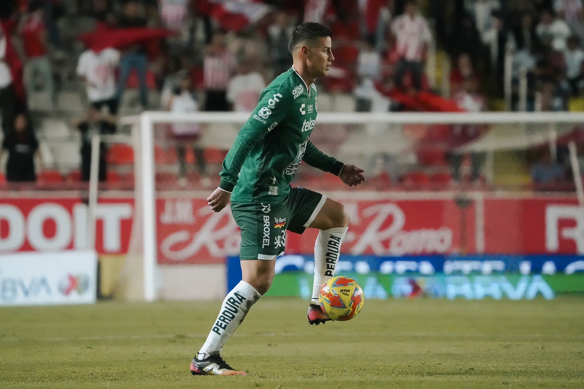 James Rodríguez, jugador del León