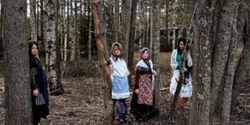 Por qué los niños suecos celebran la Pascua disfrazándose de brujas