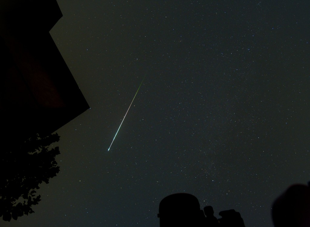 Un fuerte estruendo, destellos en el cielo y toneladas de TNT: ¿dónde cayó el meteorito visible en la CDMX? 1 meteorito - meteorito