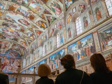 Las 5 curiosidades de la Capilla Sixtina, donde se celebrará el cónclave para elegir un nuevo papa en 2025