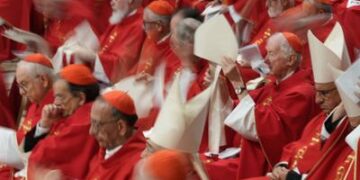 Cónclave 2025: la discreción de los obispos y las expectativas en el Vaticano durante la elección del papa